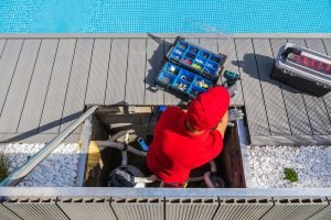 Swimming pool cleaning service